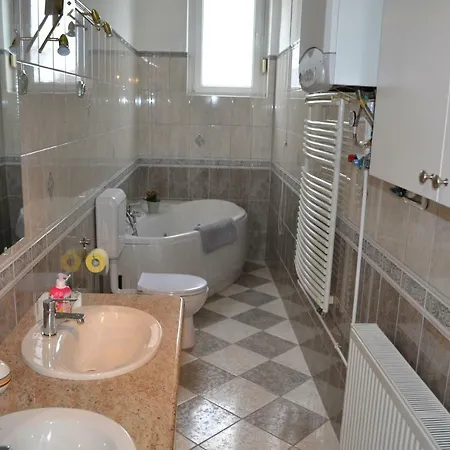 Rajczi 2 Apartman Apartment