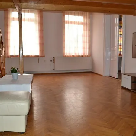 Apartment Rajczi 2 Apartman *
